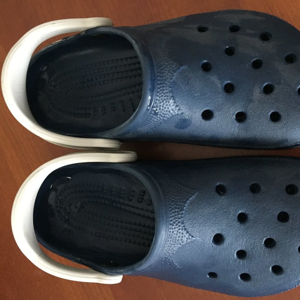 Authentic Unisex Navy Penn State University Crocs- Womens Size 8-9, Mens 6-7
